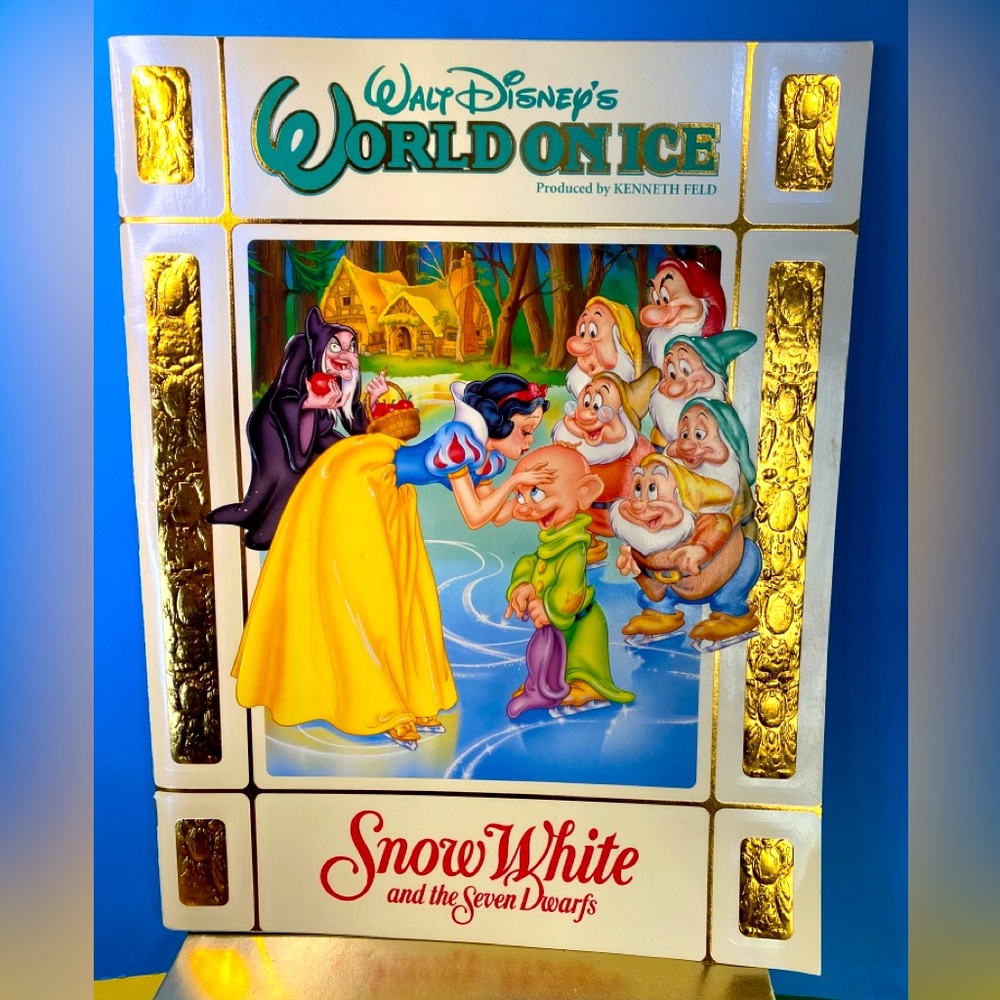 WALT DISNEY’S 90s SNOW WHITE AND THE SEVEN DWARFS WORLD ON ICE SOUVENIR PROGRAM